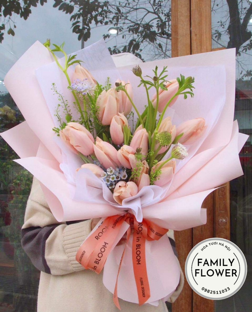 Bó hoa Tulip hồng tặng sinh nhật bạn bè tại Hà Nội. Điện hoa Hà Nội.