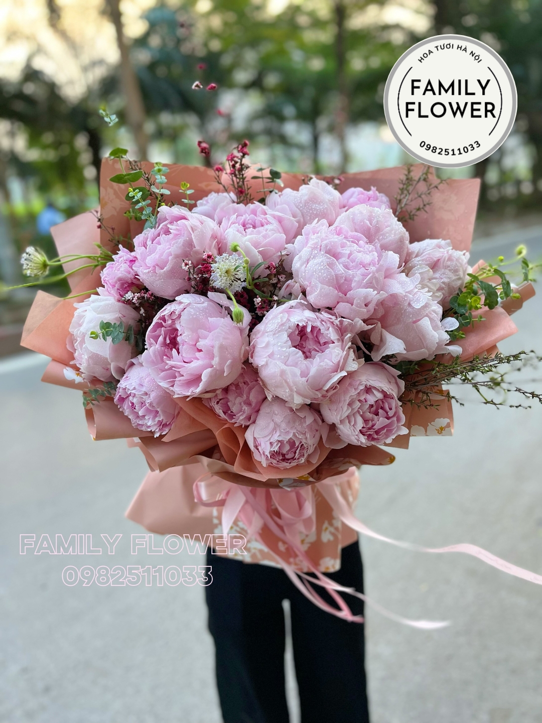 Bó hoa mẫu đơn nhập khẩu hà lan tặng bạn gái ở quận Hoàn Kiếm ! Hoa