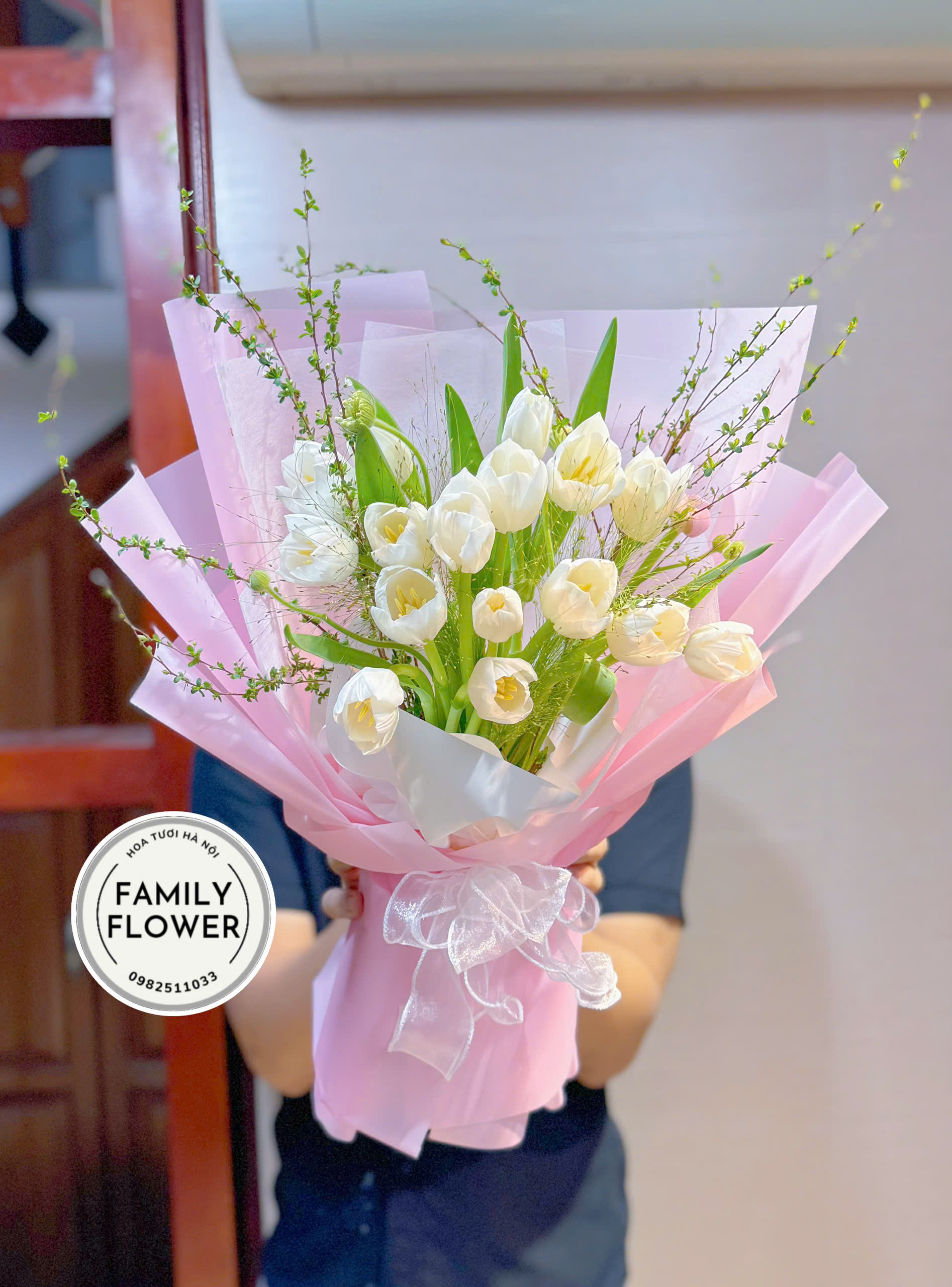 Bó hoa tulip trắng tặng chúc mừng sinh nhật em người yêu tại Ba Đình Hà Nội ! Hoa tulip tặng chúc mừng ! Hoa tươi online Hà Nội