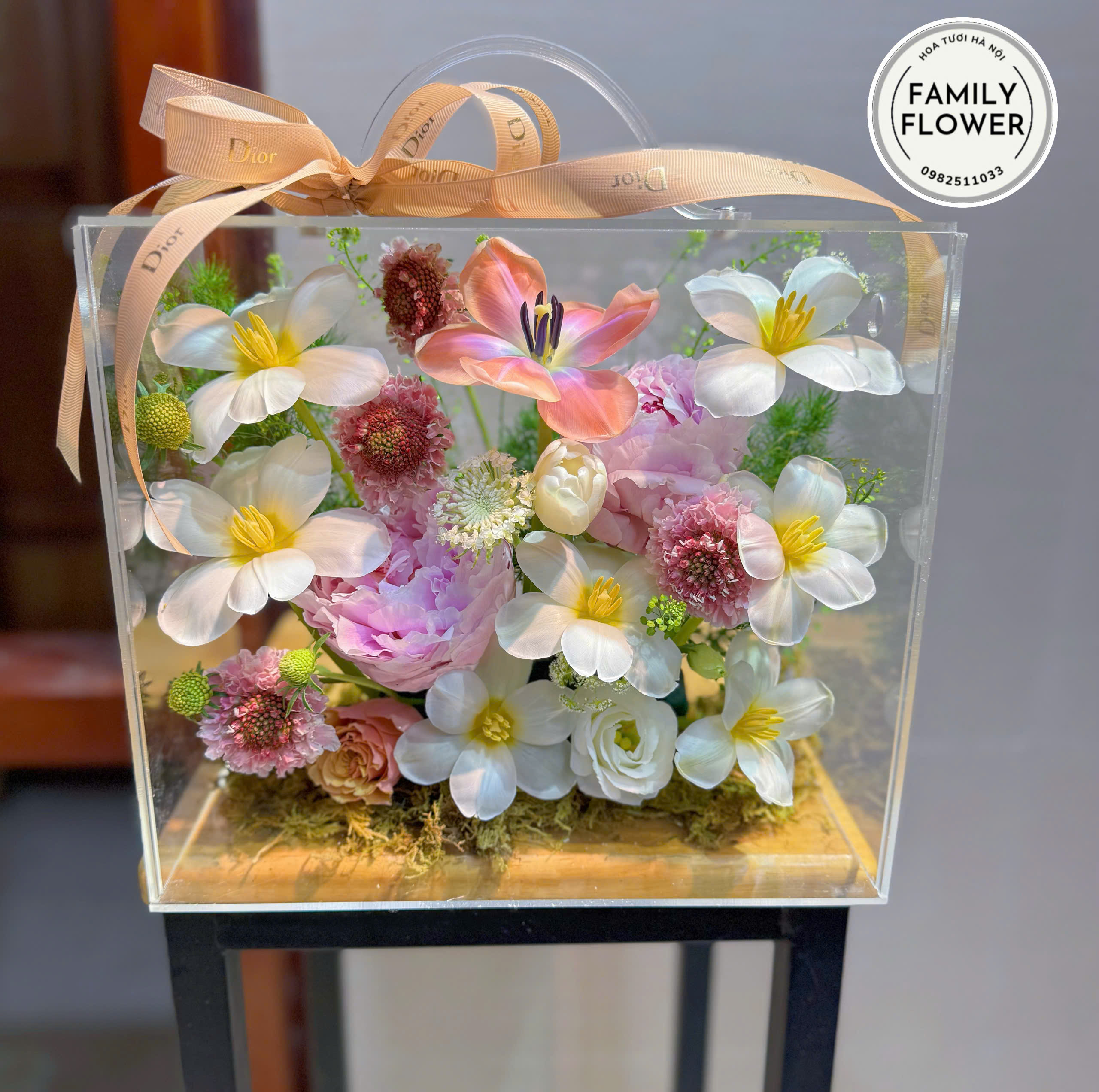 Vali hoa tulip tặng bạn gái vợ nhân dịp ngày cưới ! Vali hoa Hà Nội