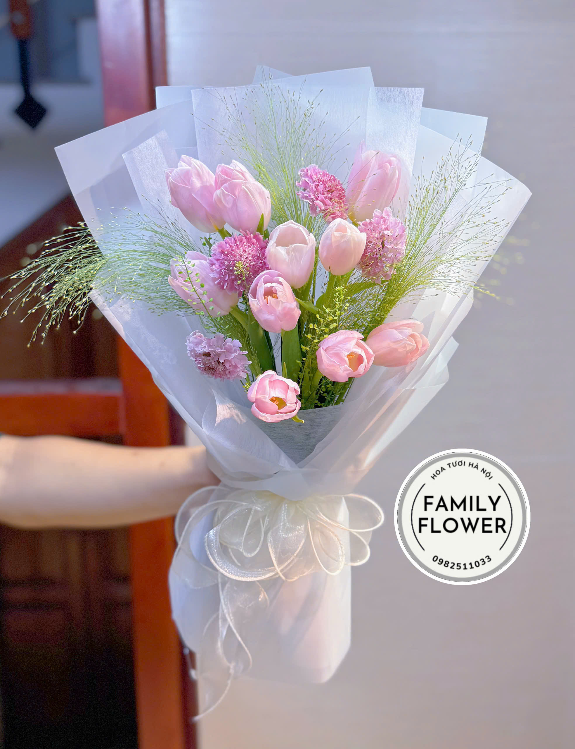 Bó tulip tone hồng tặng chúc mừng sinh nhật người yêu tại Cầu Giấy Hà Nội ! Mua hoa tulip online Hà Nội