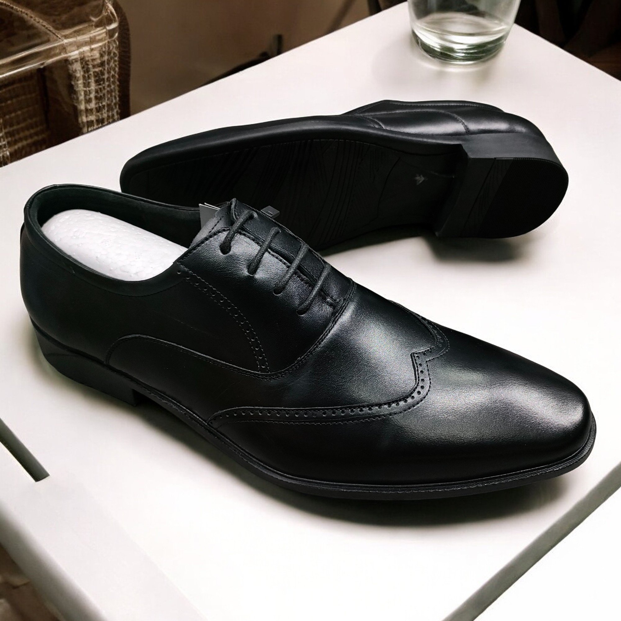 5 Cách Khử Mùi Hôi Giày Tây Tận Gốc Cho Quý Ông | 44UP.VN