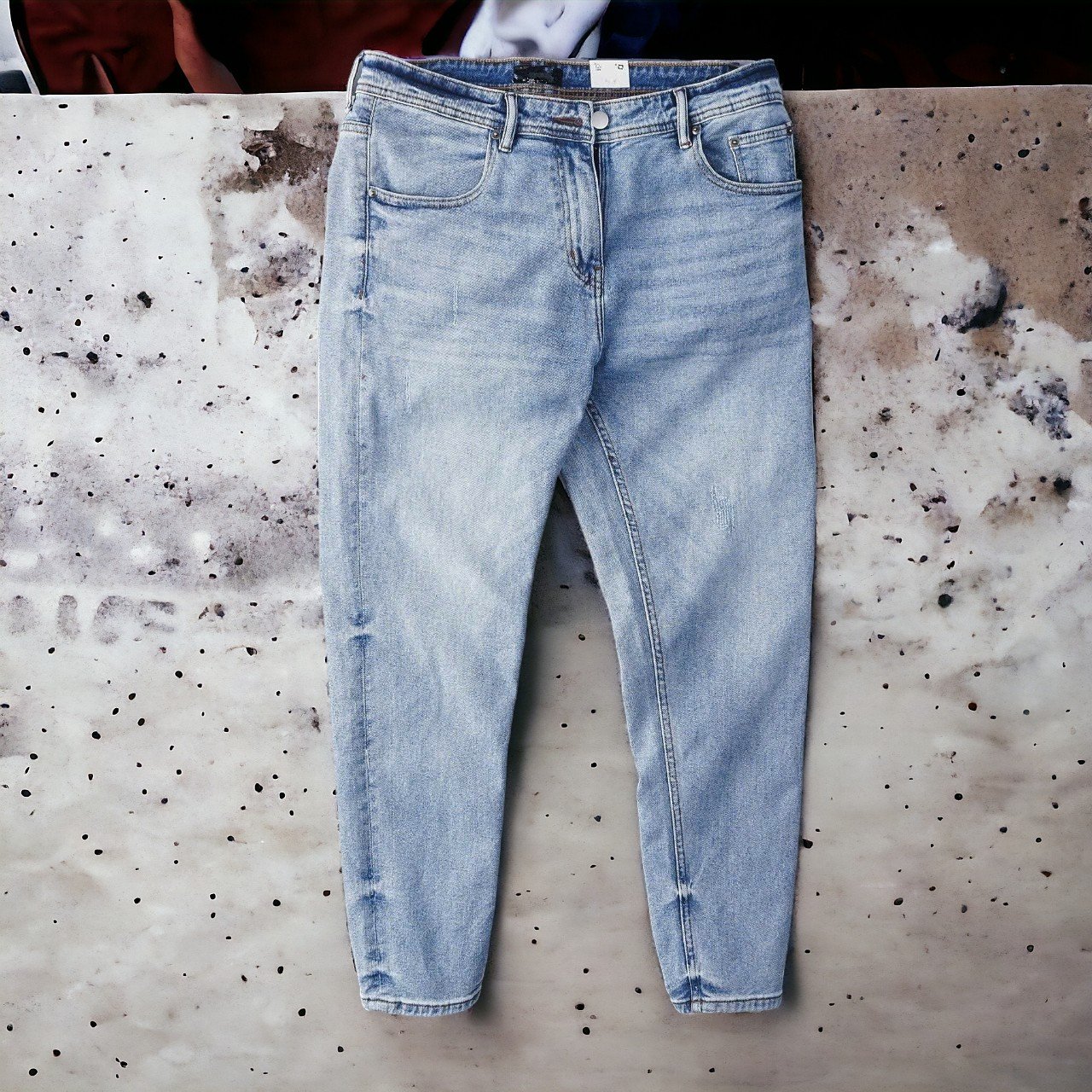 Giặt Quần Jean Big Size: Bí Quyết Giữ Màu Bền, Form Chuẩn | 44UP.VN