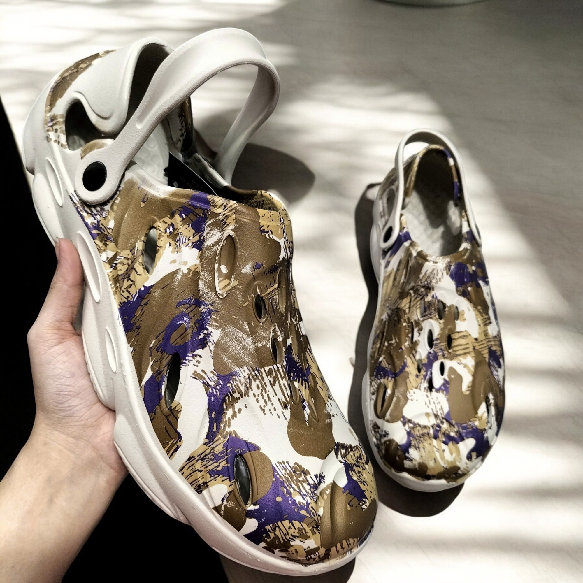 Sắm Ngay Dép Bít Mũi Big Size Nam – Chất Lượng Và Thời Trang Cùng Lúc!