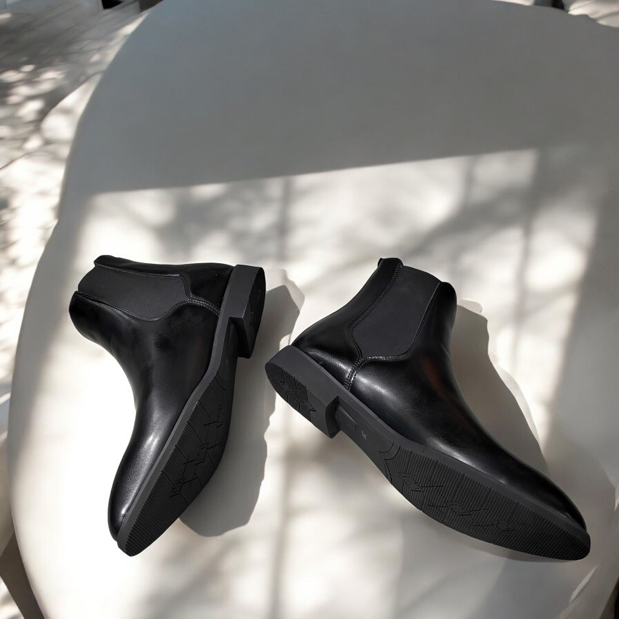 Giày Boots Nam Big Size: Sự Mạnh Mẽ, Nâng Tầm Phong Cách Quý Ông