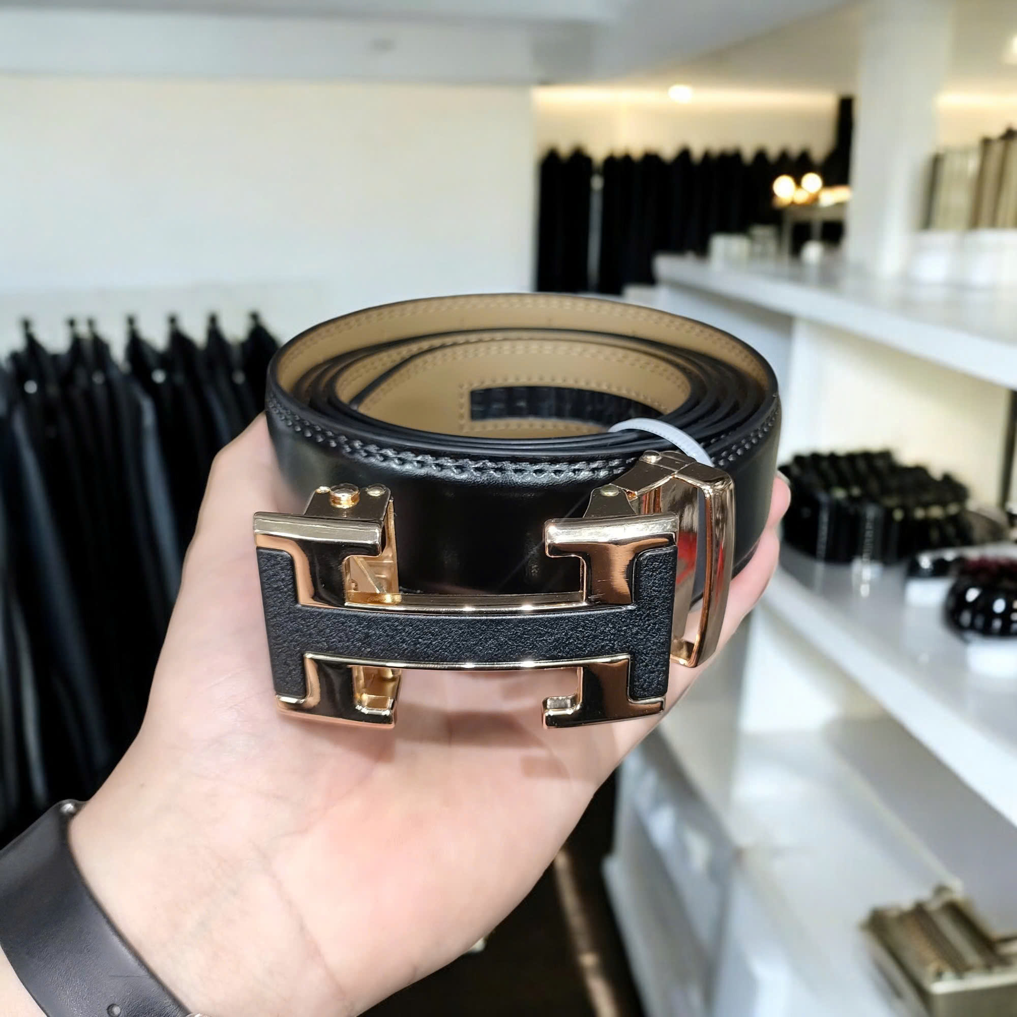 Vòng Bụng Lớn Nên Chọn Khóa Thắt Lưng Nào Cho Thoải Mái?