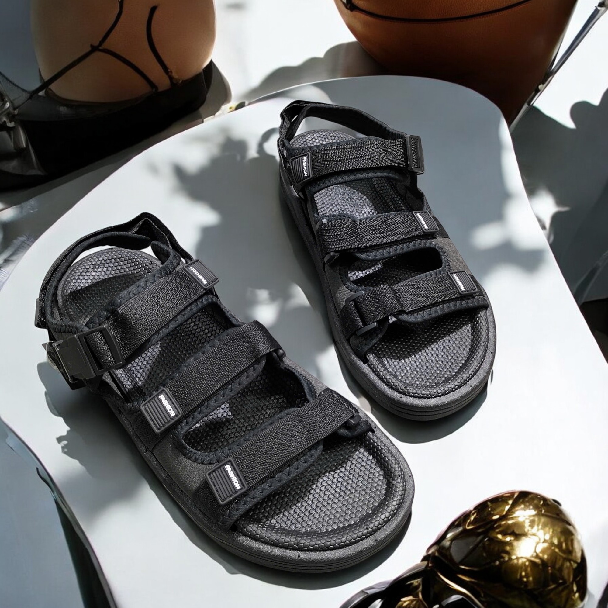 Sandal Big Size Nam: Thoải Mái, Phong Cách, Dễ Phối Đồ Mọi Dịp
