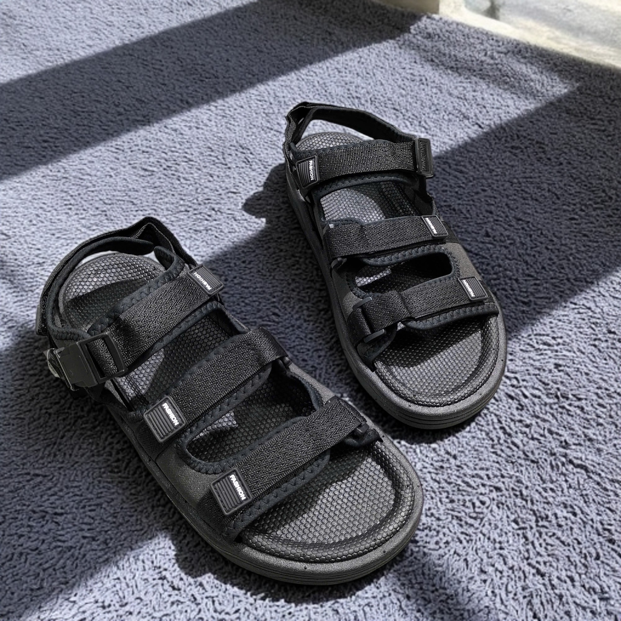 Sandal Big Size Nam: Thoải Mái, Phong Cách, Dễ Phối Đồ Mọi Dịp