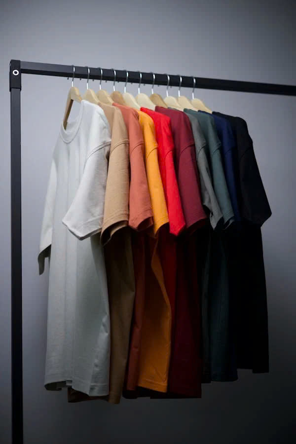 Phá Vỡ Huyền Thoại Màu Sắc: Người Mập Mặc Gì Đẹp Hơn Màu Đen