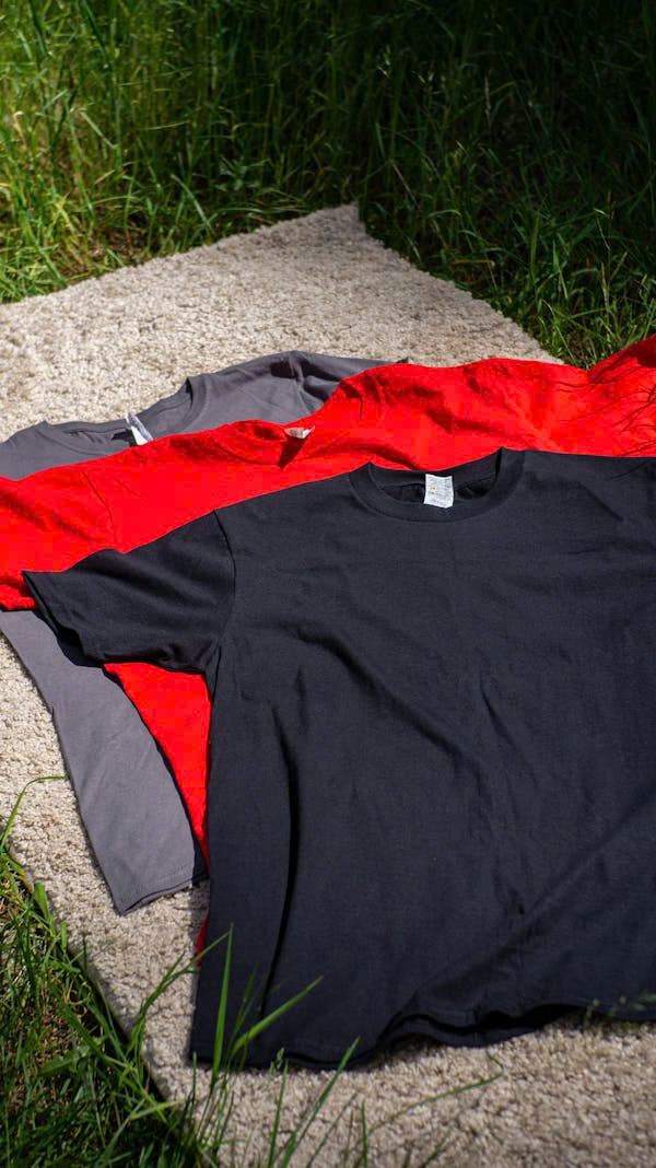 Quần Áo Bền Màu Như Mới - 10 Mẹo 'Vàng' Giặt Giũ Giúp Không Bị Phai Màu