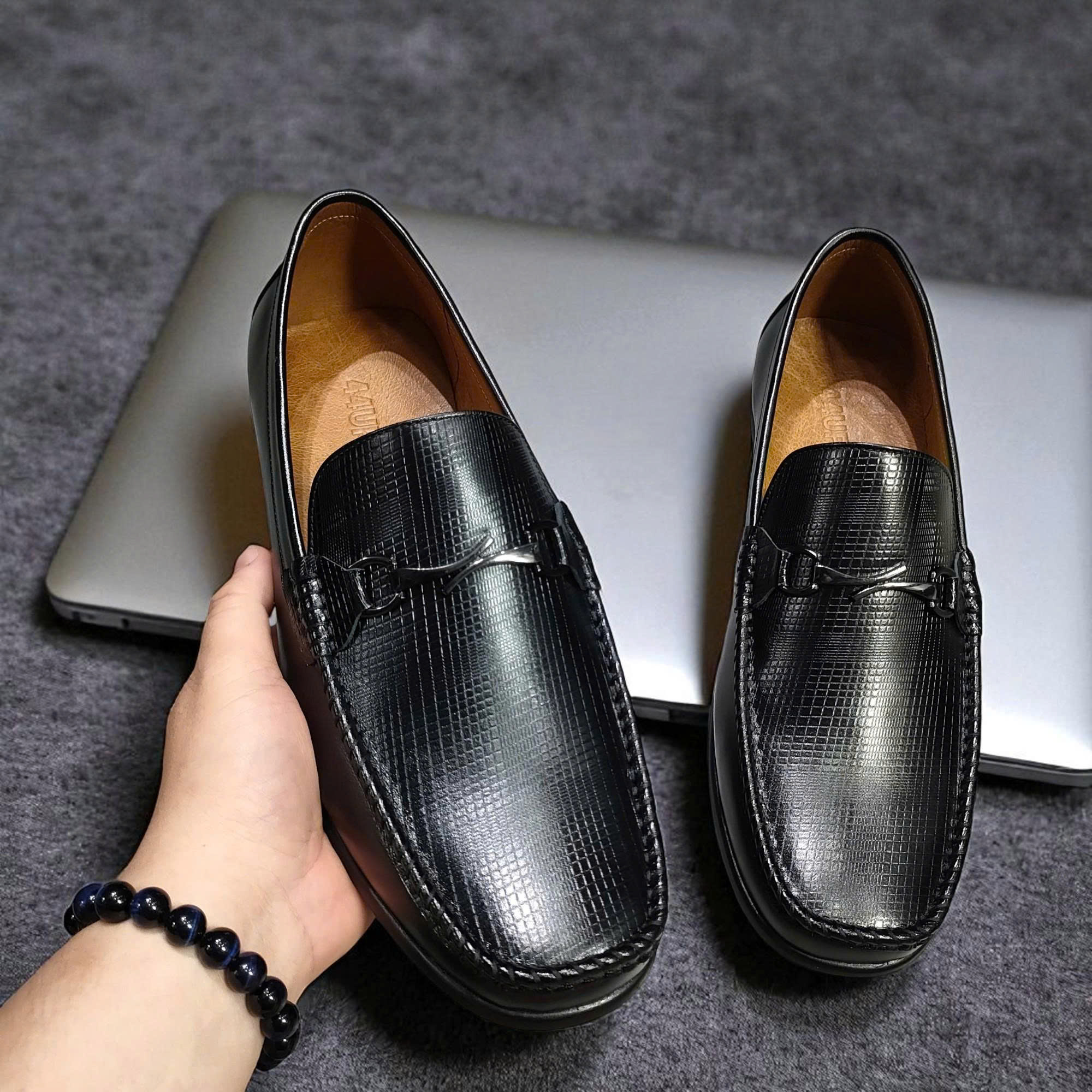 Giày Mọi Nam Big Size: Bước Chân Lãng Tử, Thoải Mái Từng Khoảnh Khắc