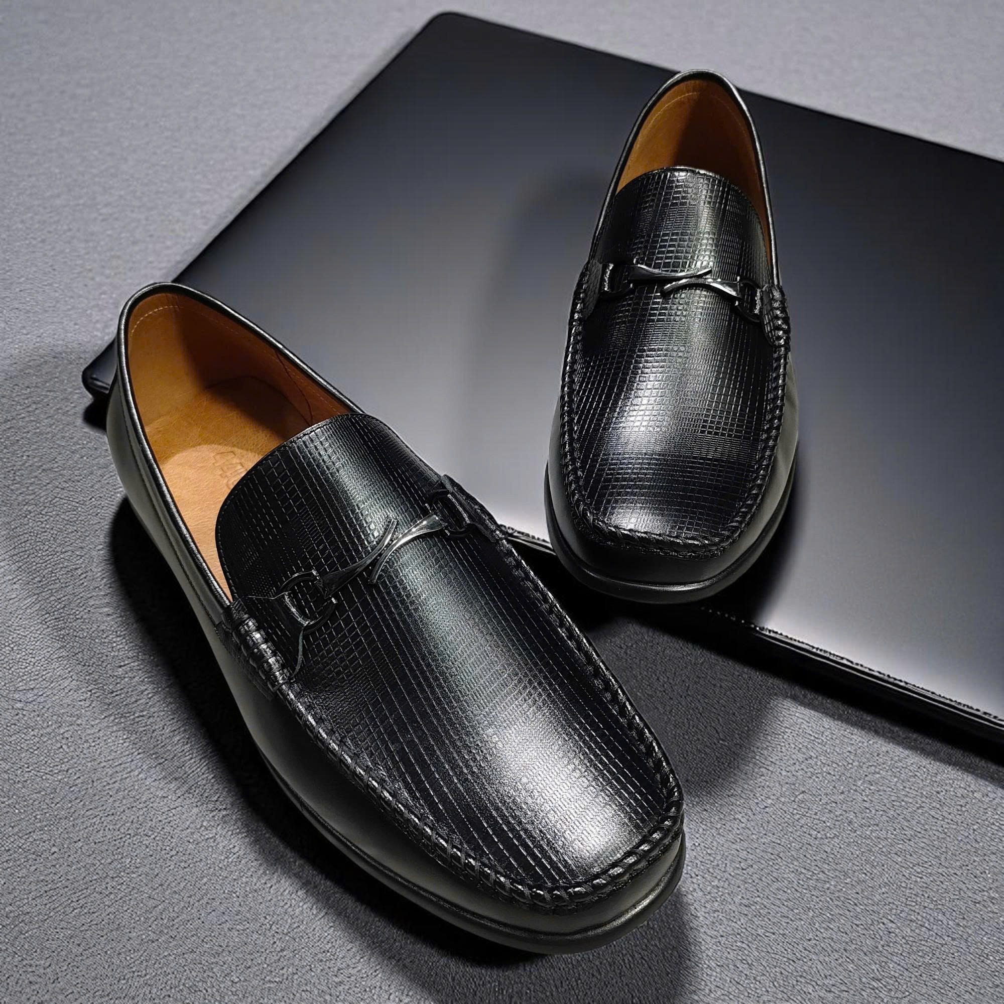 Hướng Dẫn Đánh Giày Tây Sáng Bóng Như Mới (5 Bước Đơn Giản)