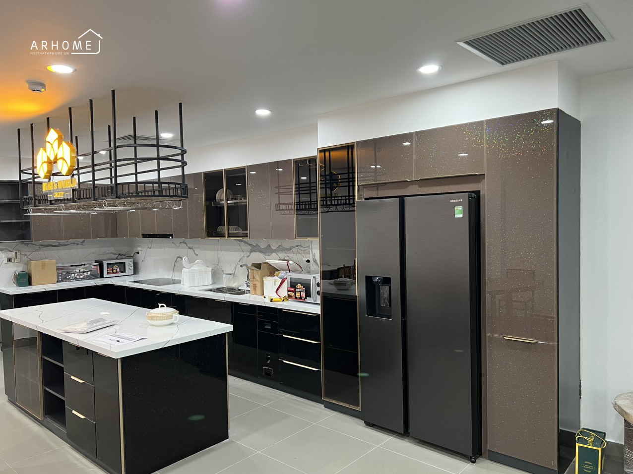 Tủ bếp inox có bàn  đảo tối ưu không gian bếp