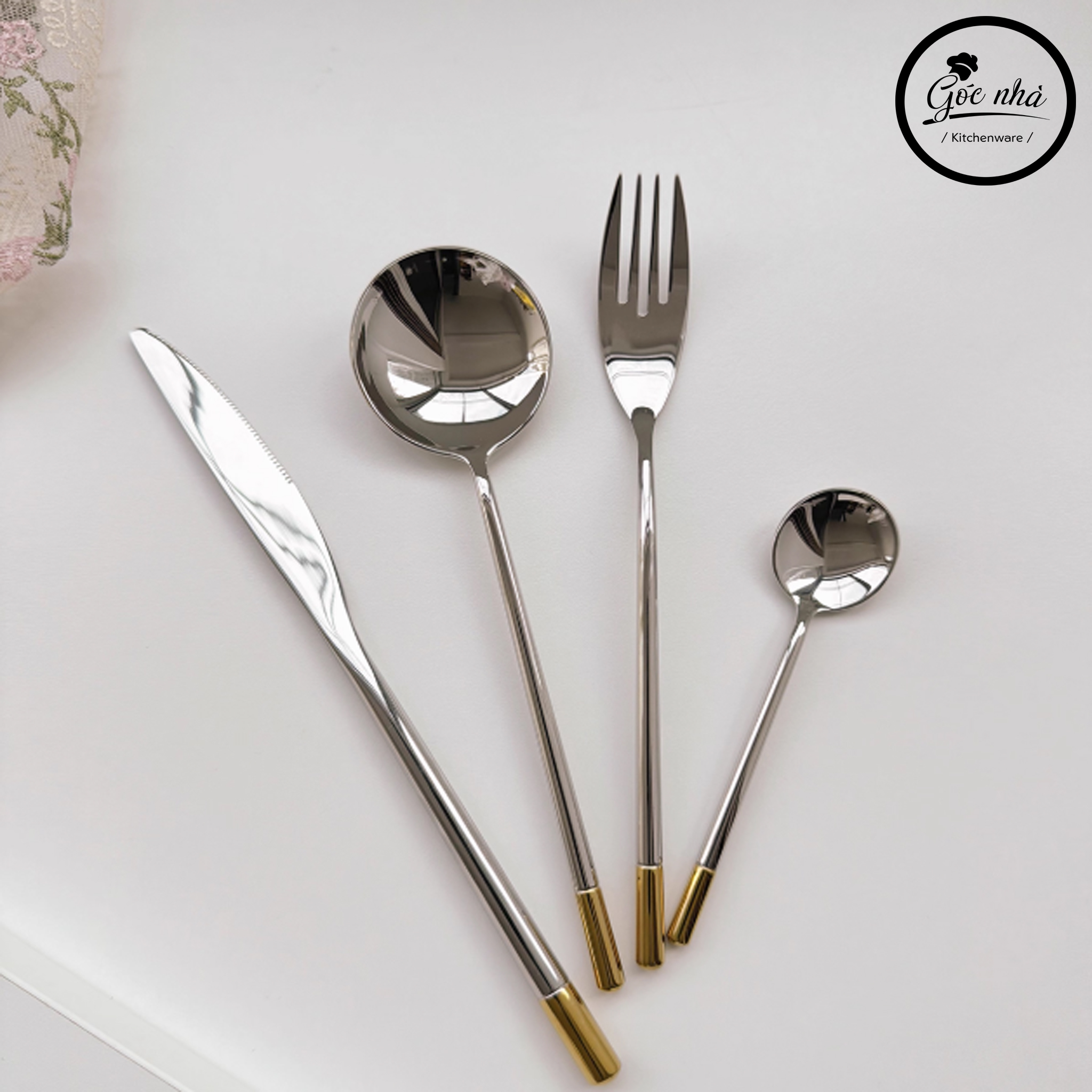 Suncrest Cutlery - Họa tiết chuôi vàng