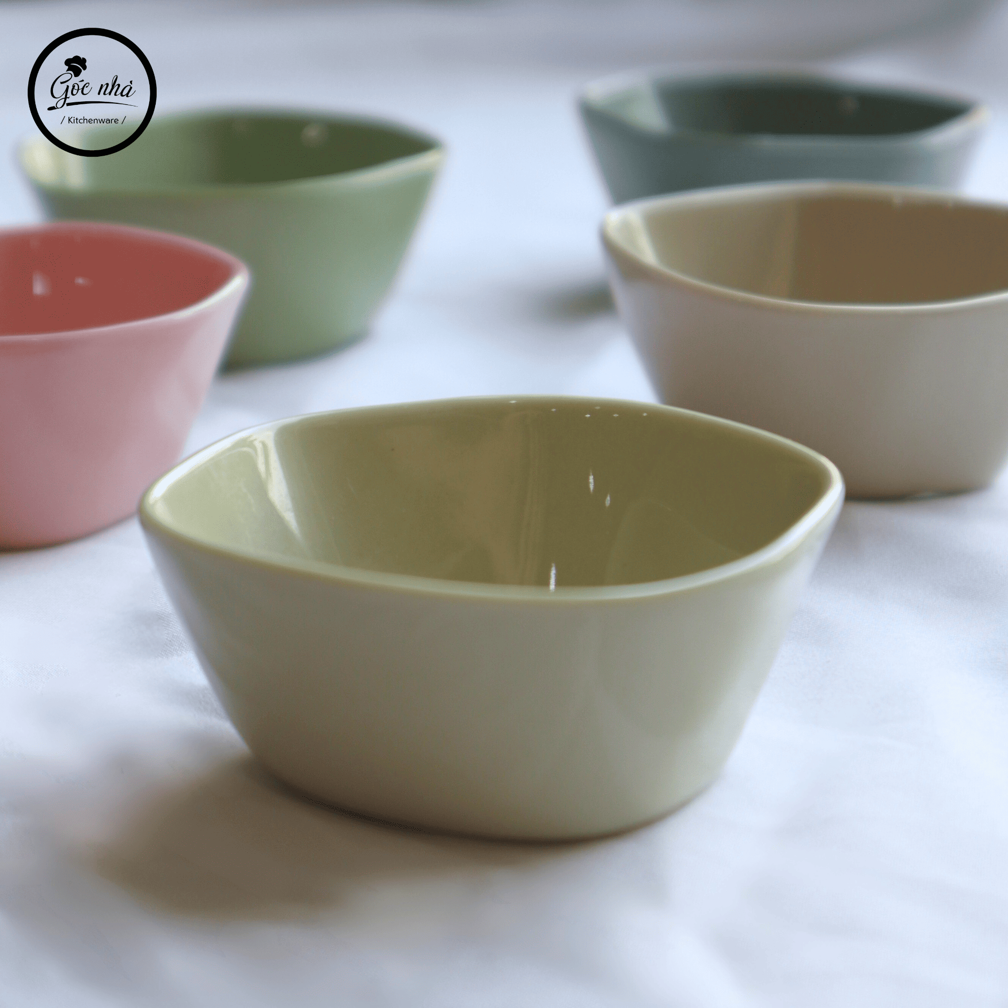 Chén Chấm Méo Sứ Xương Color Pop