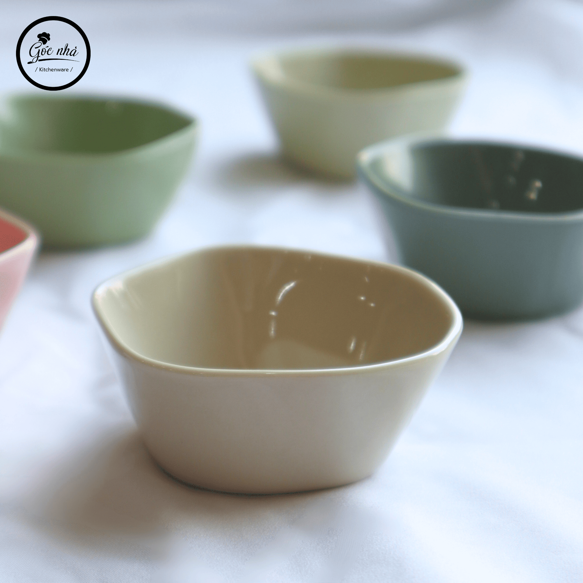 Chén Chấm Méo Sứ Xương Color Pop