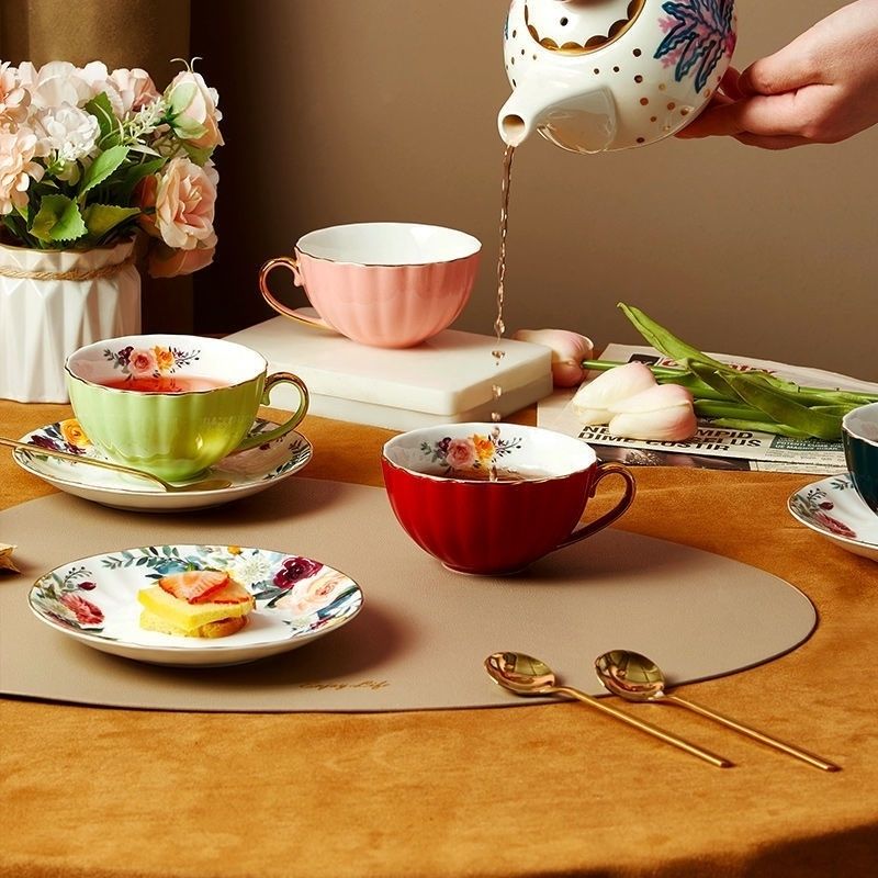 Tách trà chiều Rosy