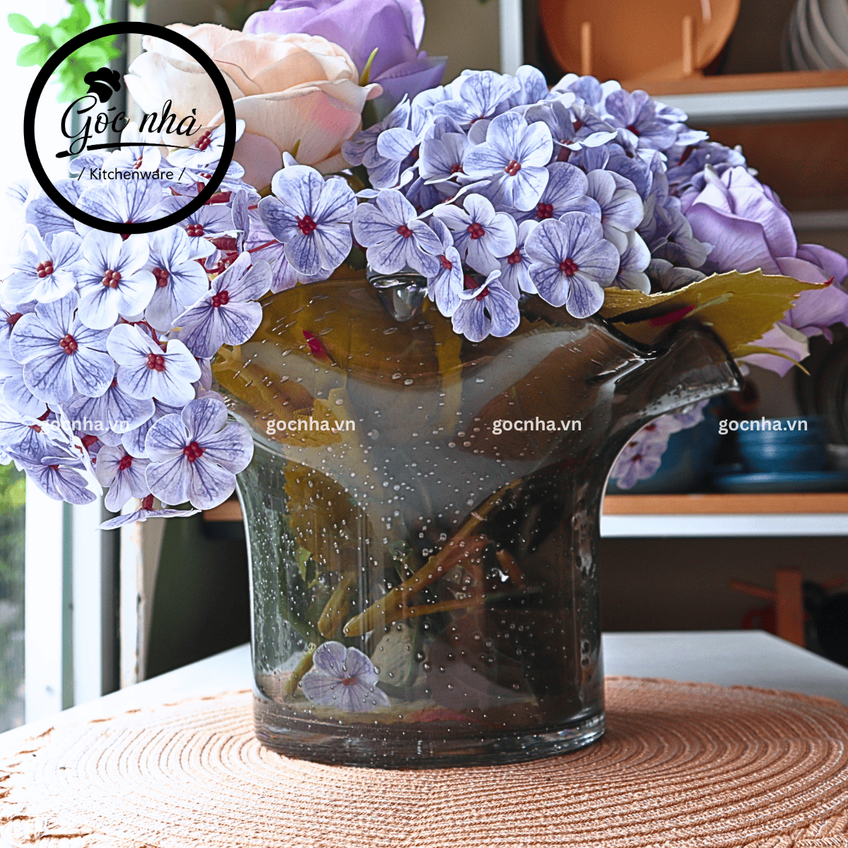 Bình Hoa Thuỷ Tinh Dáng Loe