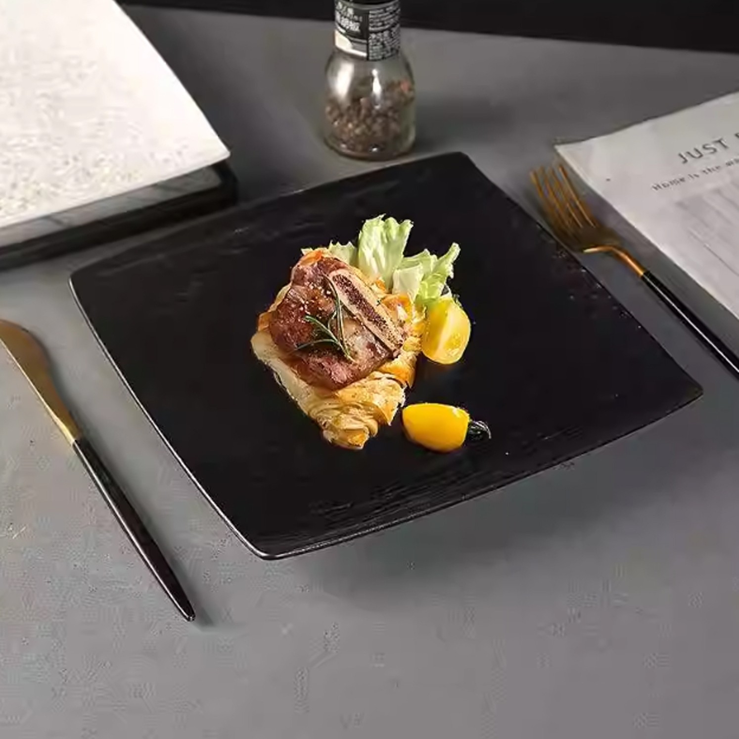 Dĩa vuông lõm Mocca