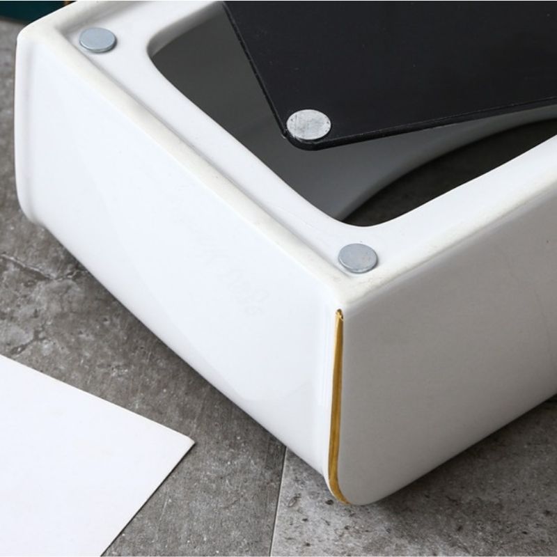 Hộp giấy trơn viền vàng