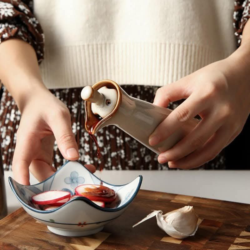 Chai rót dầu/mắm/tương sứ hỏa biến IRO