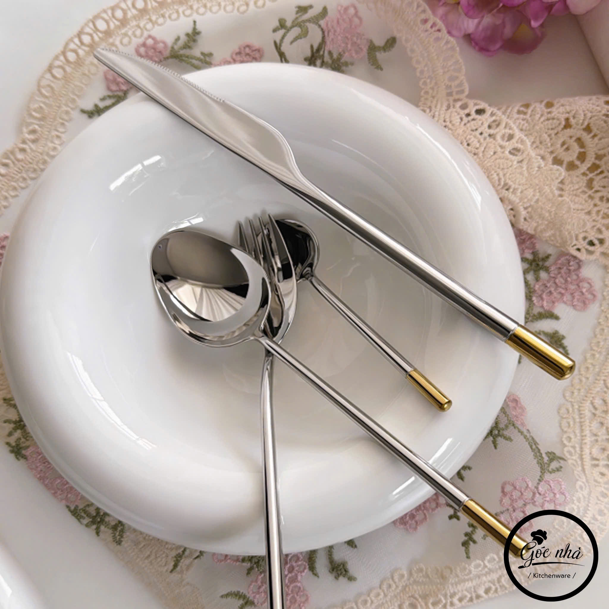 Suncrest Cutlery - Họa tiết chuôi vàng