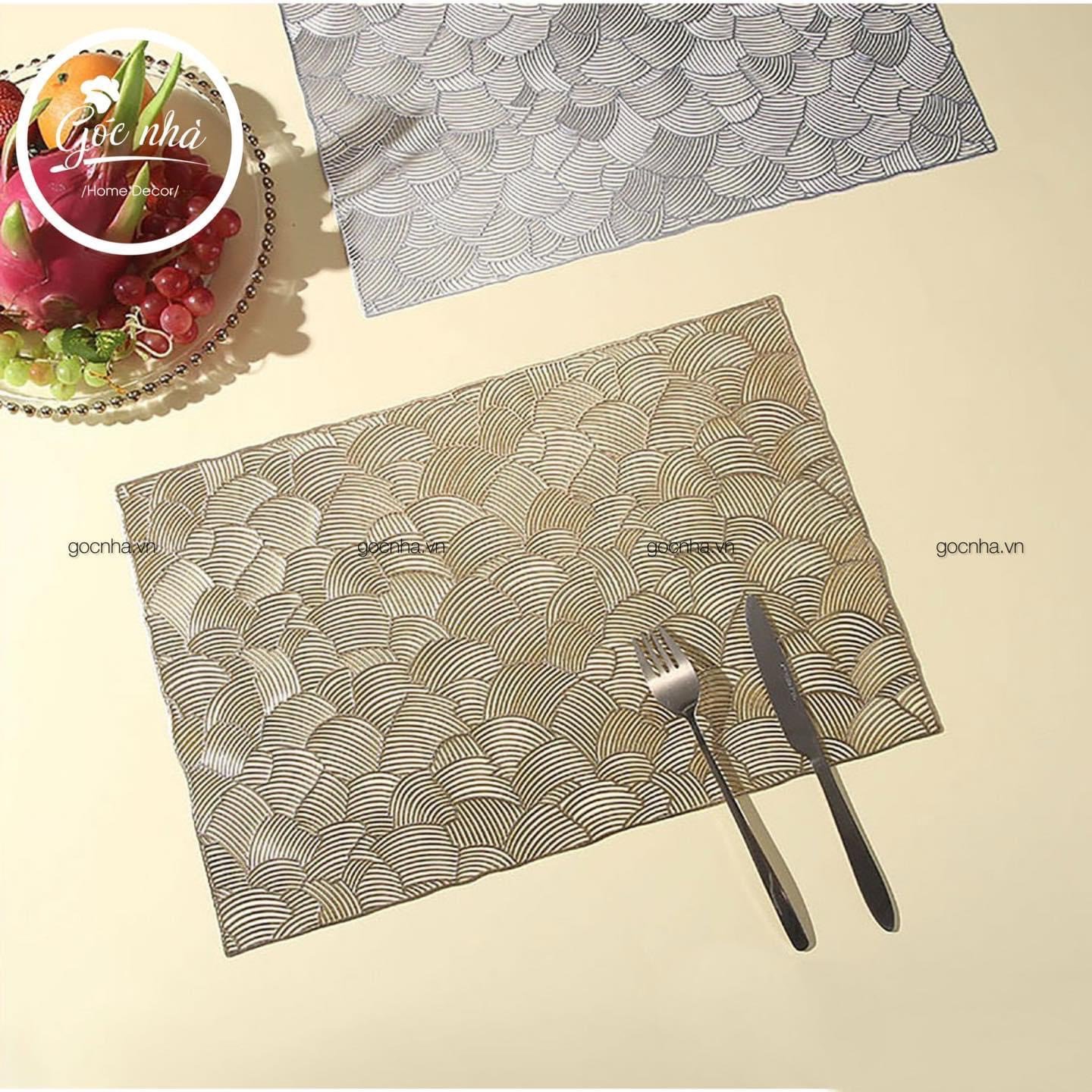 Tấm lót bàn ăn hoạ tiết vàng kim