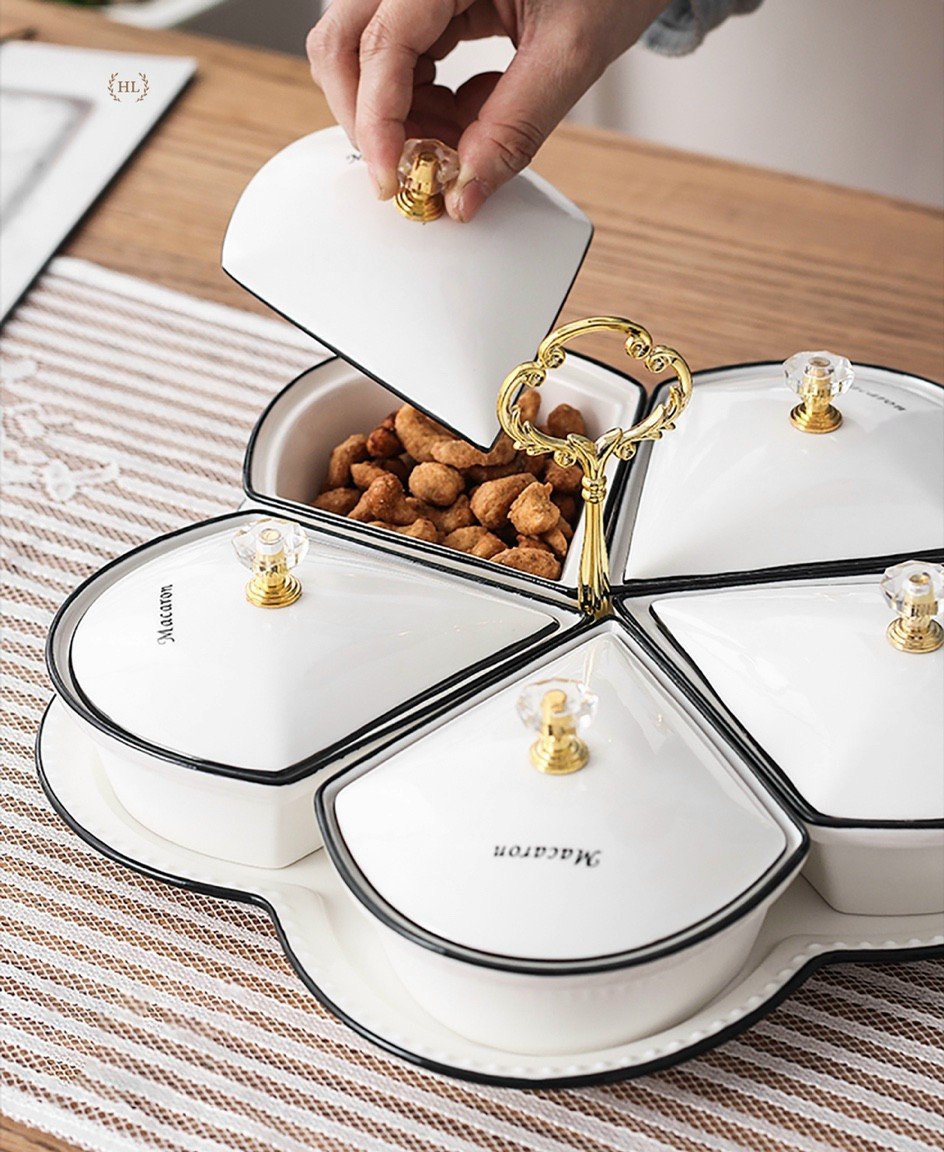 Khay mứt 5 cánh hoa trắng Macaron