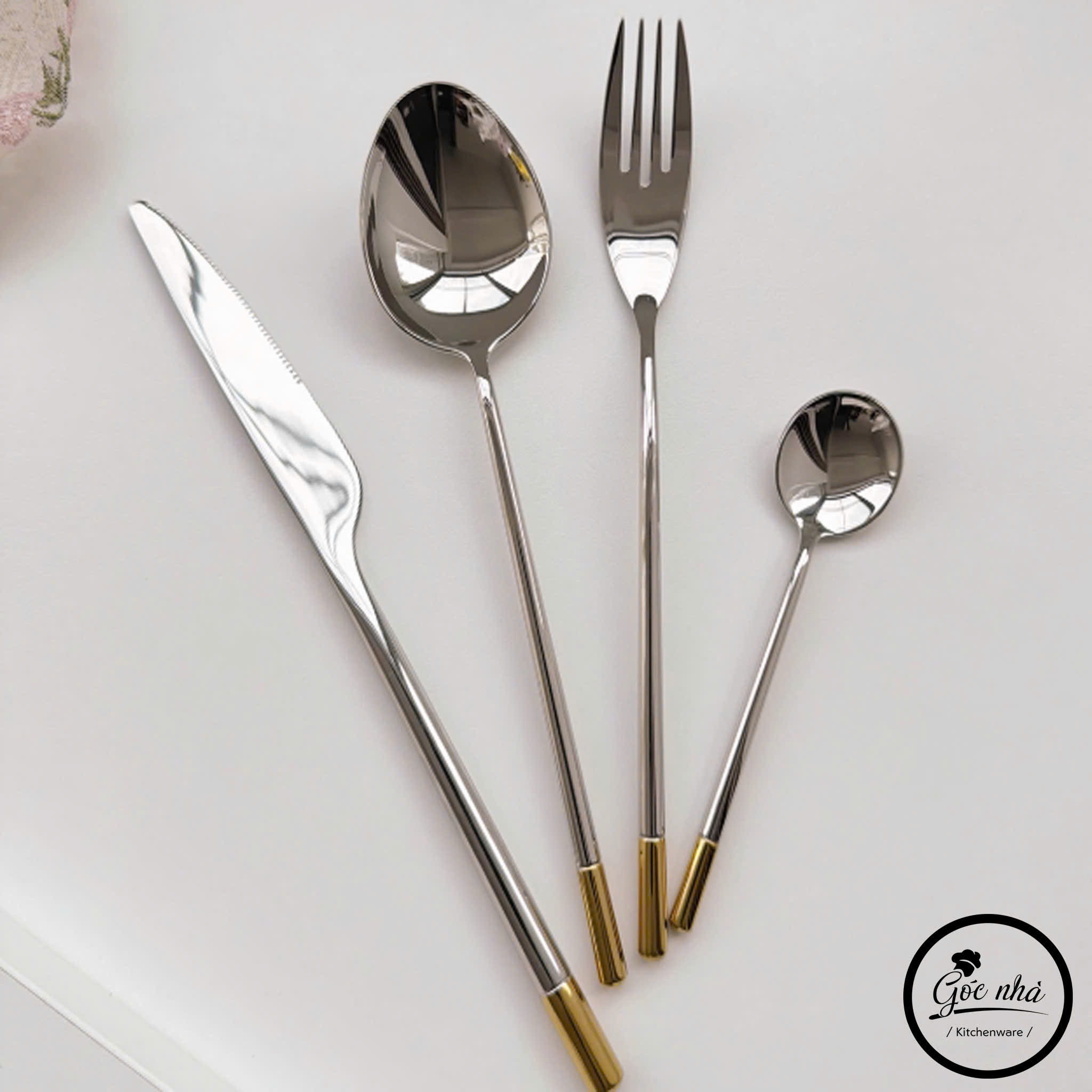 Suncrest Cutlery - Họa tiết chuôi vàng