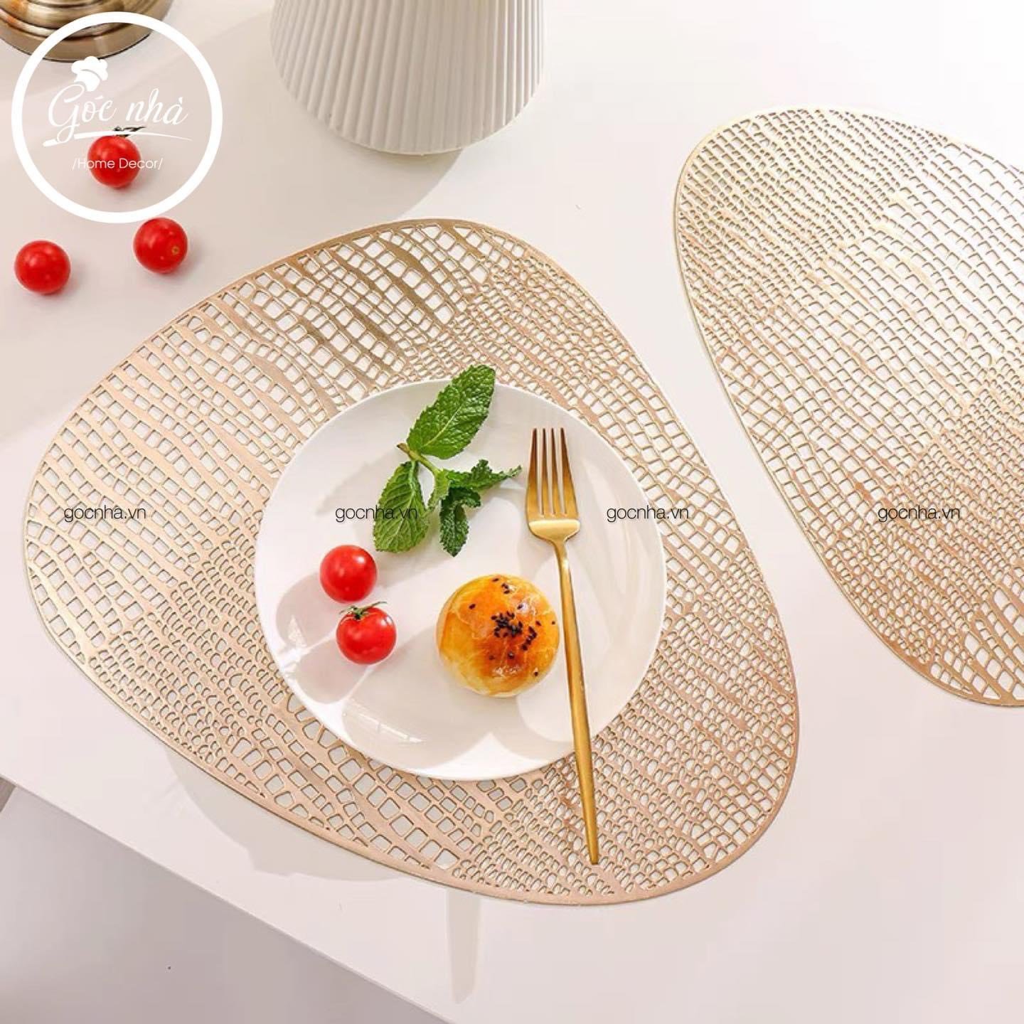 Tấm lót bàn ăn hoạ tiết vàng kim
