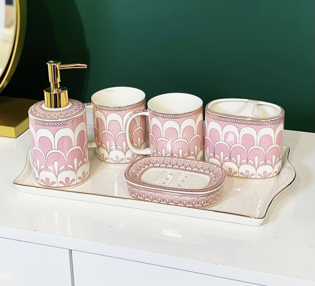 Set Nhà Tắm Royal Bathroom Set ( Kèm khay)