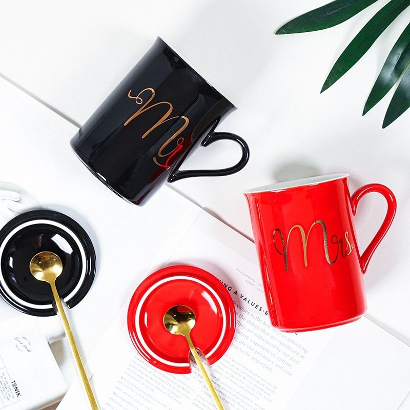 Ly sứ Mr&Mrs tay cầm vàng