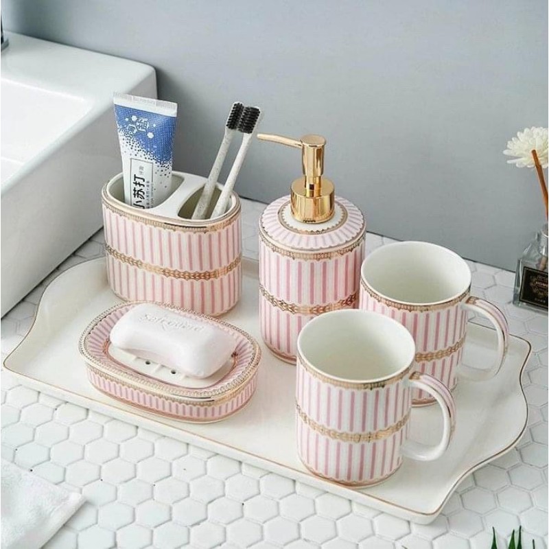 Set Nhà Tắm Royal Bathroom Set ( Kèm khay)