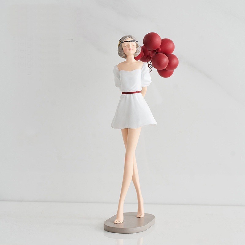 Tượng Cô Gái Decor Mini Cầm Bóng