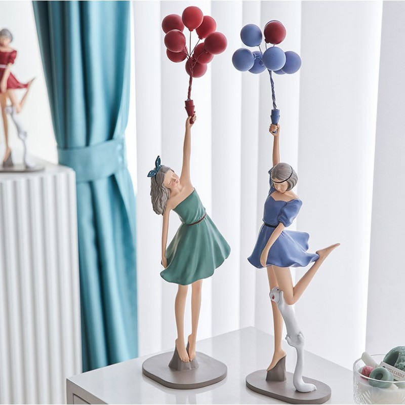 Tượng Cô Gái Decor Mini Cầm Bóng