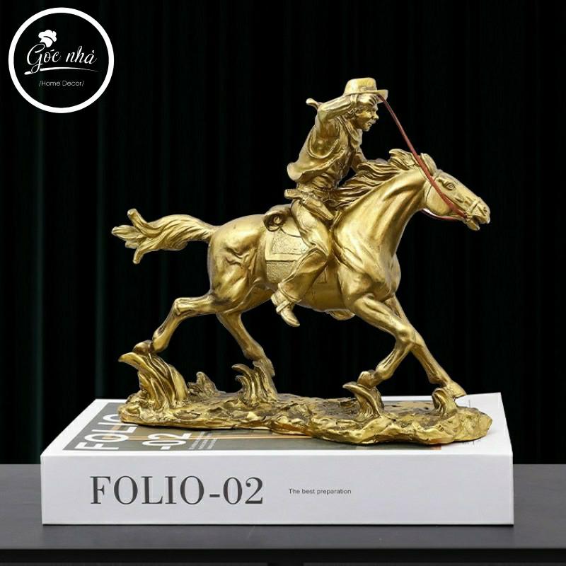 Tượng "Cao bồi cưỡi ngựa"