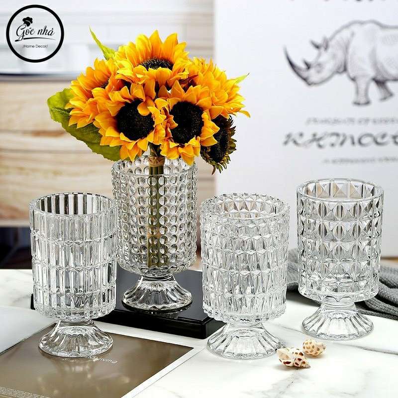 Bình hoa thủy tinh dáng ly chân cao