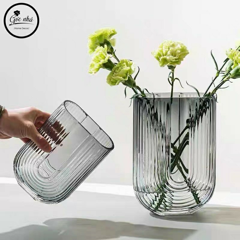 Lọ hoa thuỷ tinh chữ U