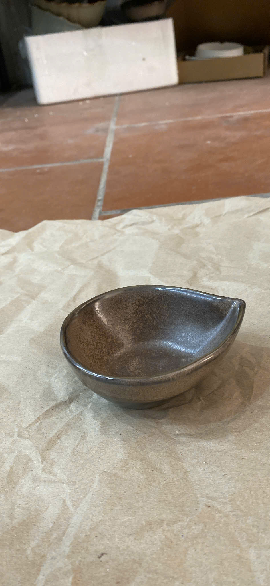 BST Bazan men hỏa biến nâu trầm tích