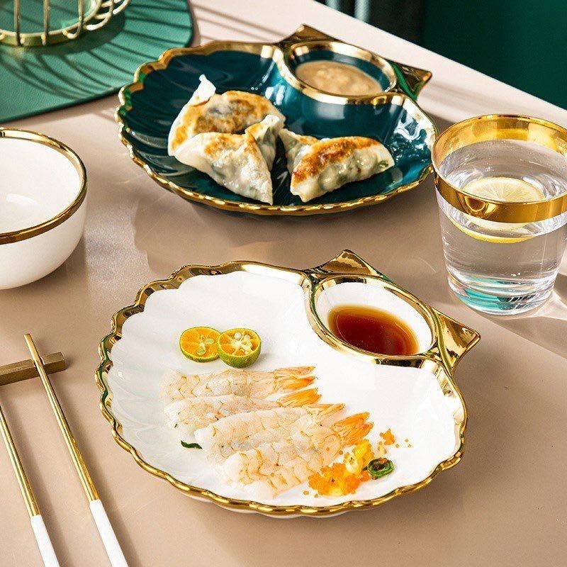 Dĩa hình sò chia ngăn viền vàng