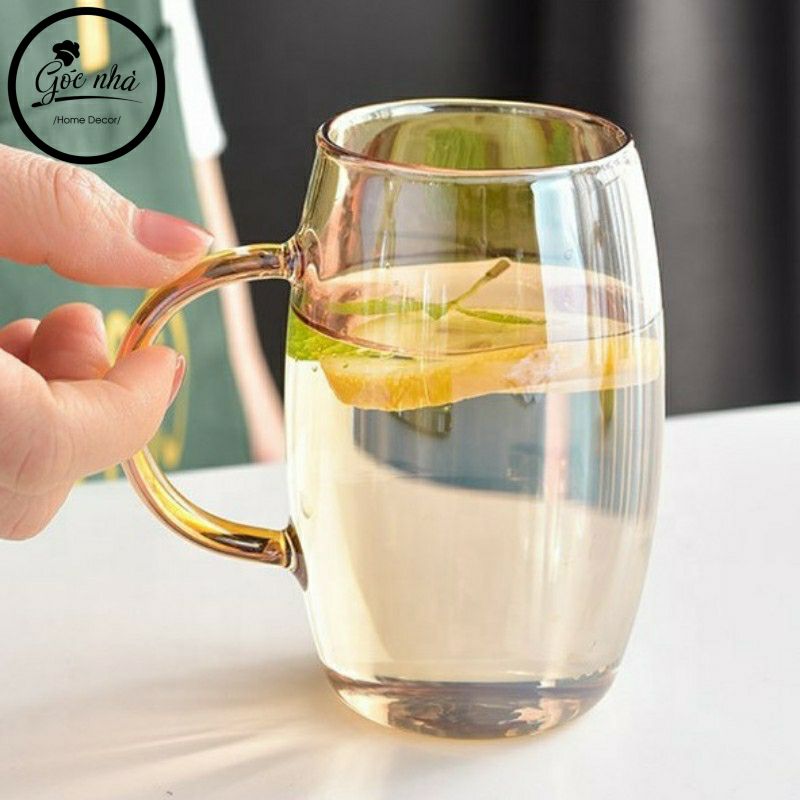 Ly thủy tinh chịu nhiệt dáng bầu