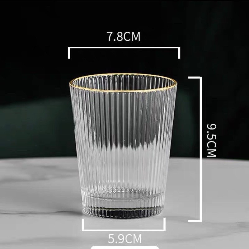 Ly thủy tinh kẻ tăm