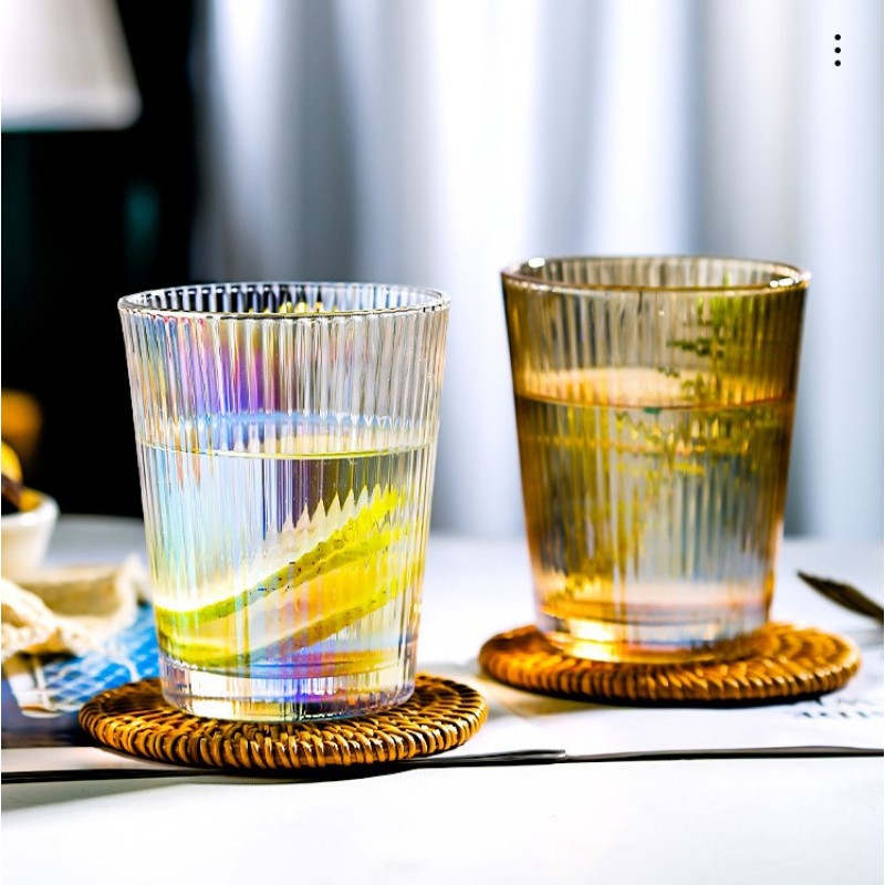 Ly thủy tinh kẻ tăm