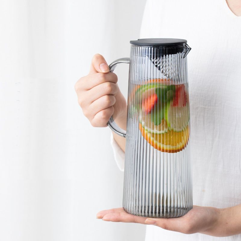 Bình thủy tinh kẻ tăm