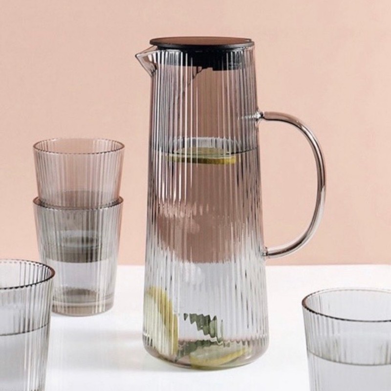 Bình thủy tinh kẻ tăm