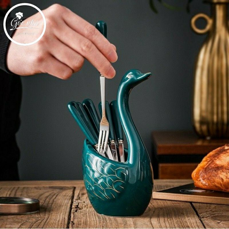 Thiên Nga để muỗng nĩa