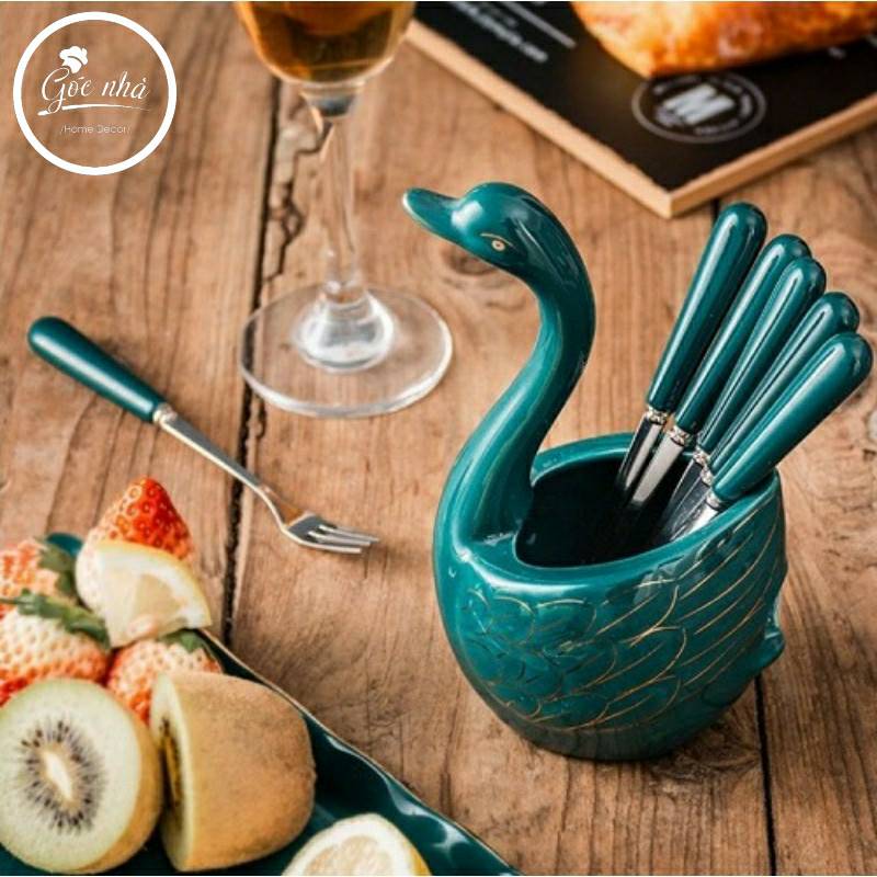 Thiên Nga để muỗng nĩa