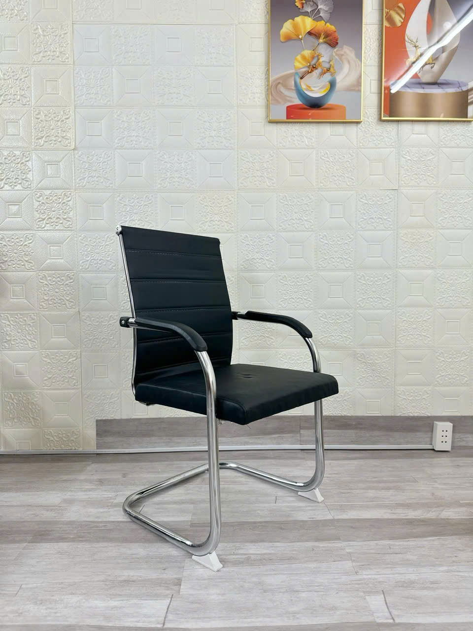 Ghế chân quỳ lưng thấp chân u