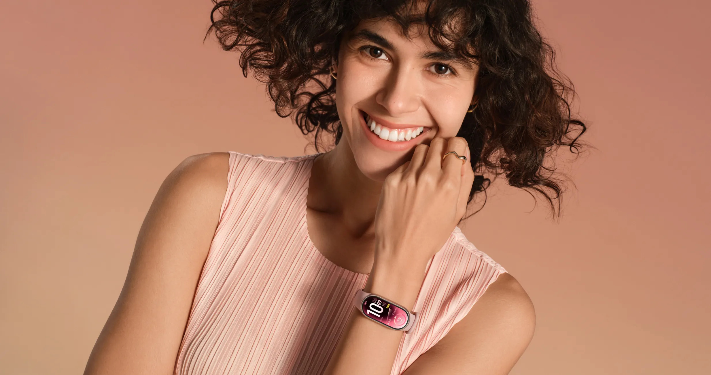 So sánh 2 mẫu Vòng đeo tay thông minh Xiaomi Mi Band 10 và Mi Band 11