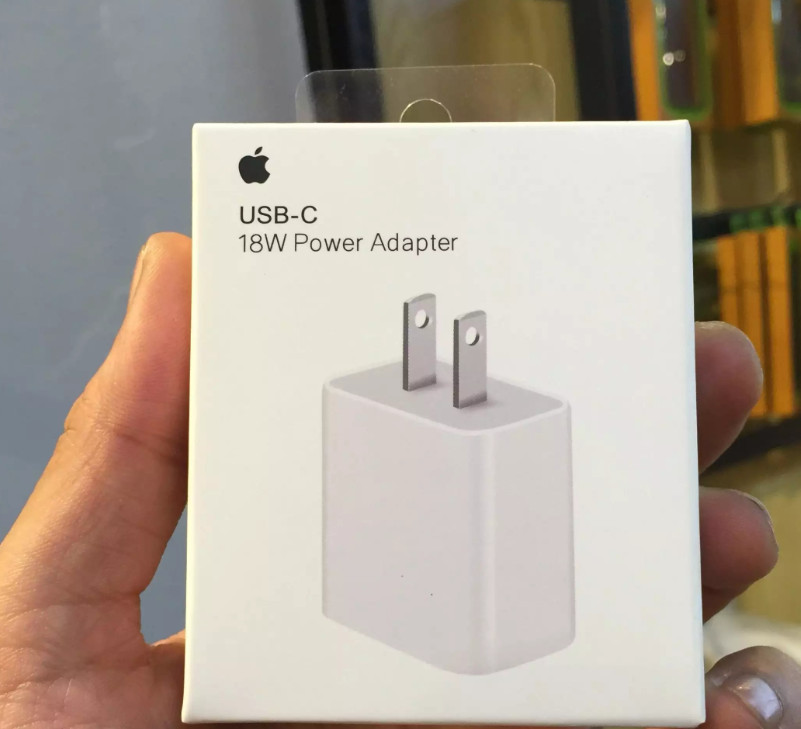 CỦ SẠC 18W CHÍNH HÃNG VỚI THIẾT KẾ NHỎ GỌN VÀ CỔNG USB TYPE C HIỆN ĐẠI